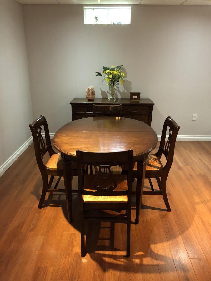 Peaceful Cosy Room With Garden View, Private Parking Toronto Exterior photo