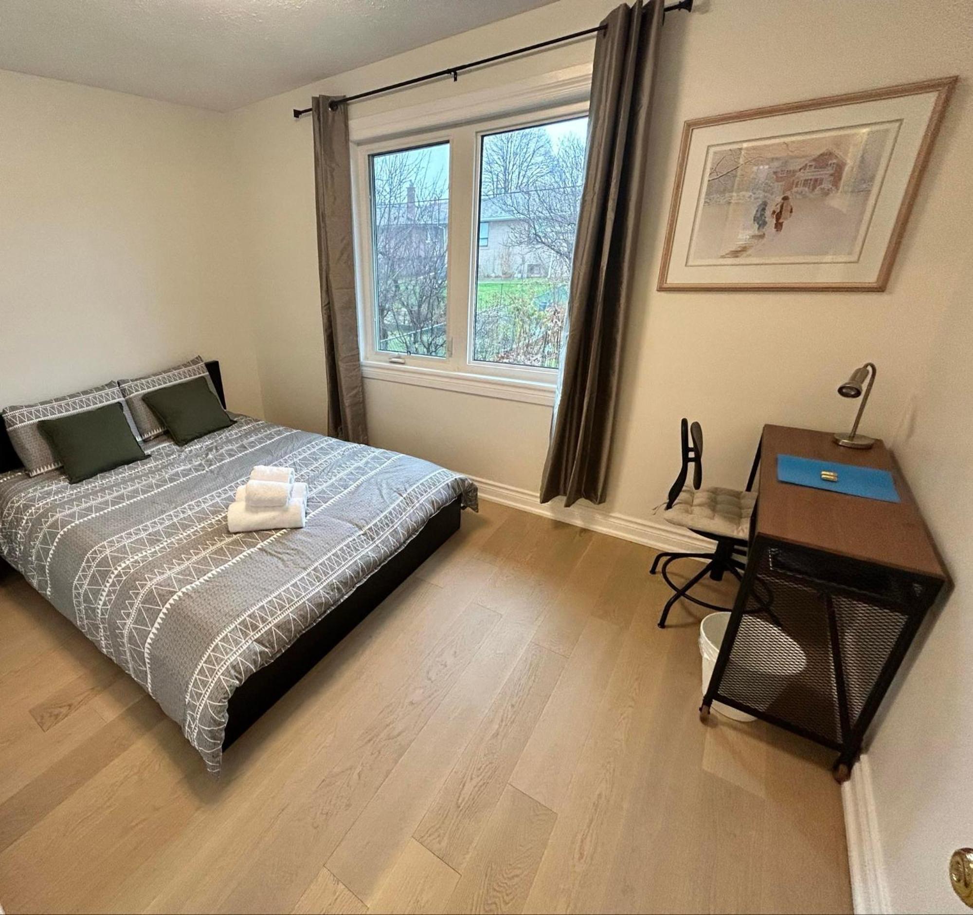 Peaceful Cosy Room With Garden View, Private Parking Toronto Exterior photo