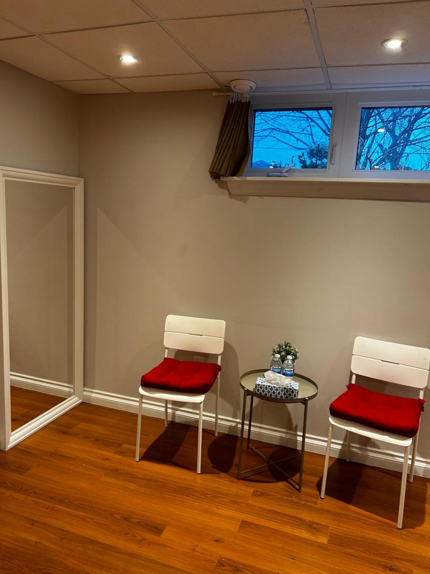 Peaceful Cosy Room With Garden View, Private Parking Toronto Exterior photo